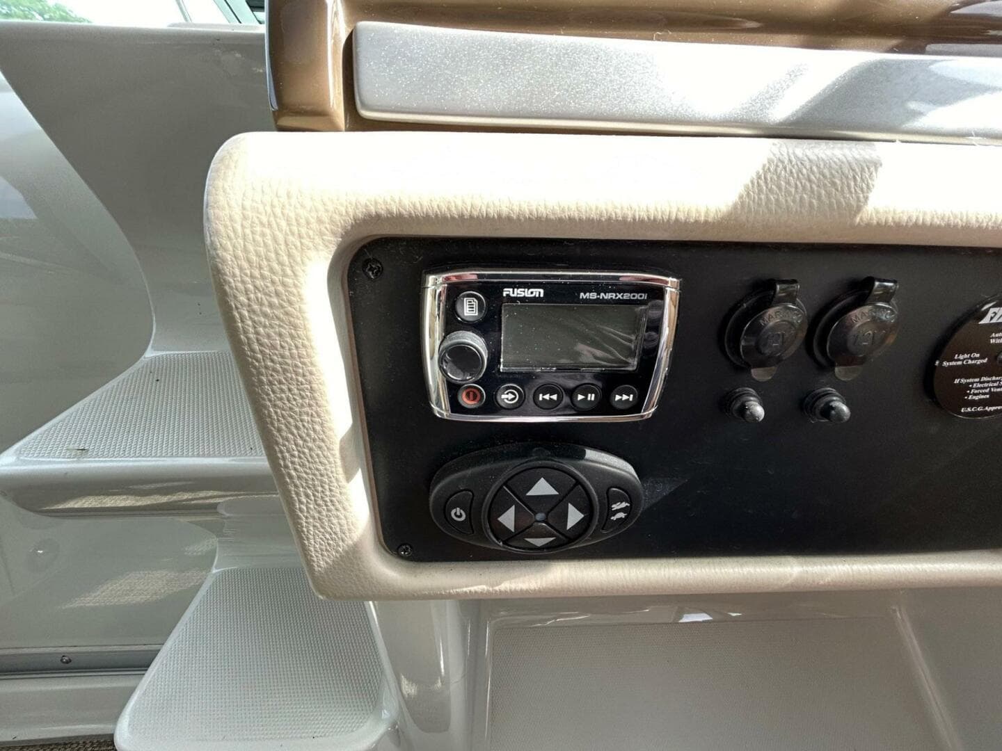 2015 Crownline 350 Sy — photo 19