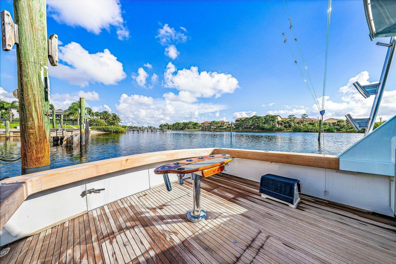 1990 Monterey Custom Sport Fish — photo 13