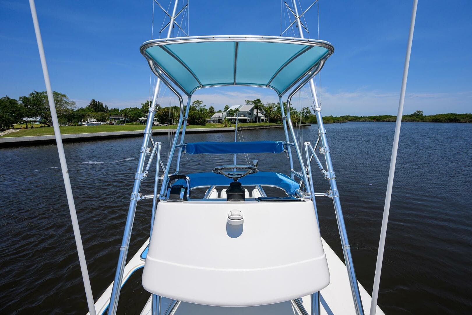 2017 Bahama Center Console — photo 33