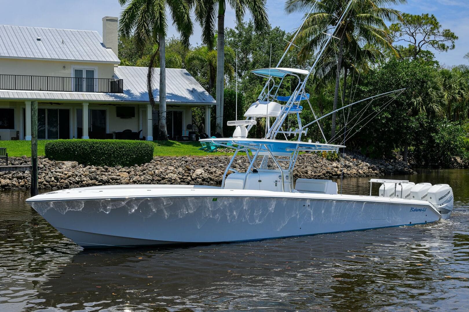 2017 Bahama Center Console — photo 37