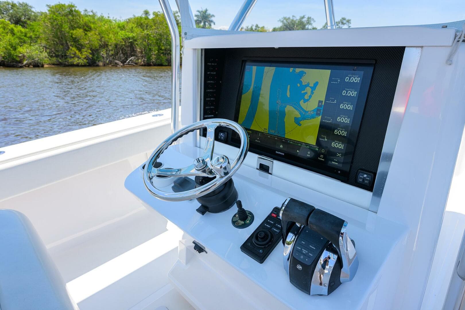 2017 Bahama Center Console — photo 26
