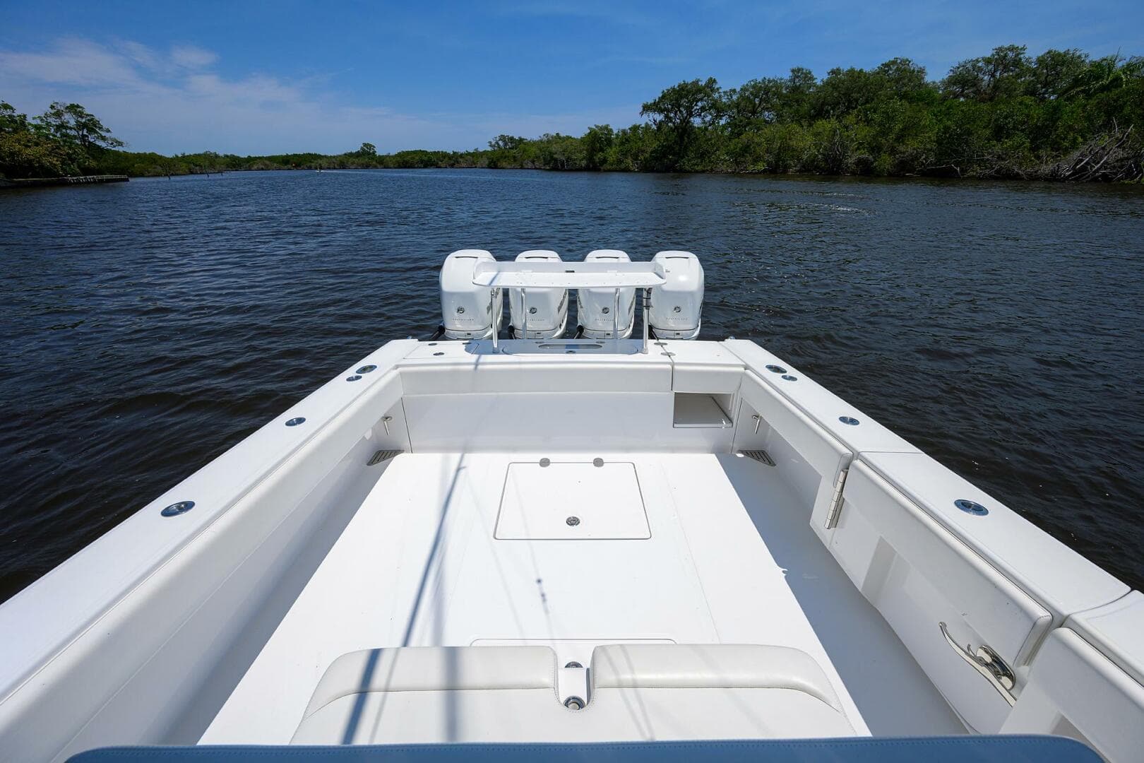 2017 Bahama Center Console — photo 14