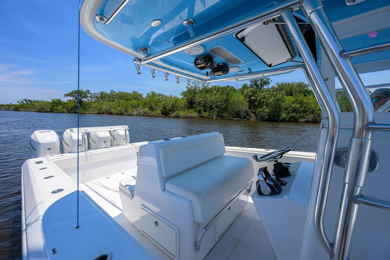 2017 Bahama Center Console — photo 23