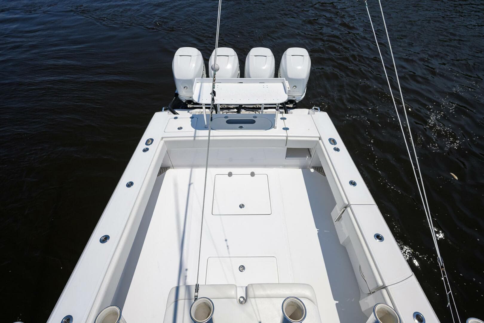 2017 Bahama Center Console — photo 12