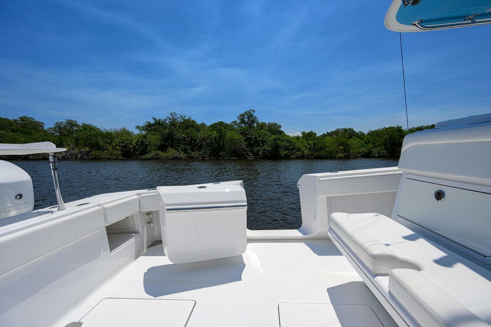 2017 Bahama Center Console — photo 19