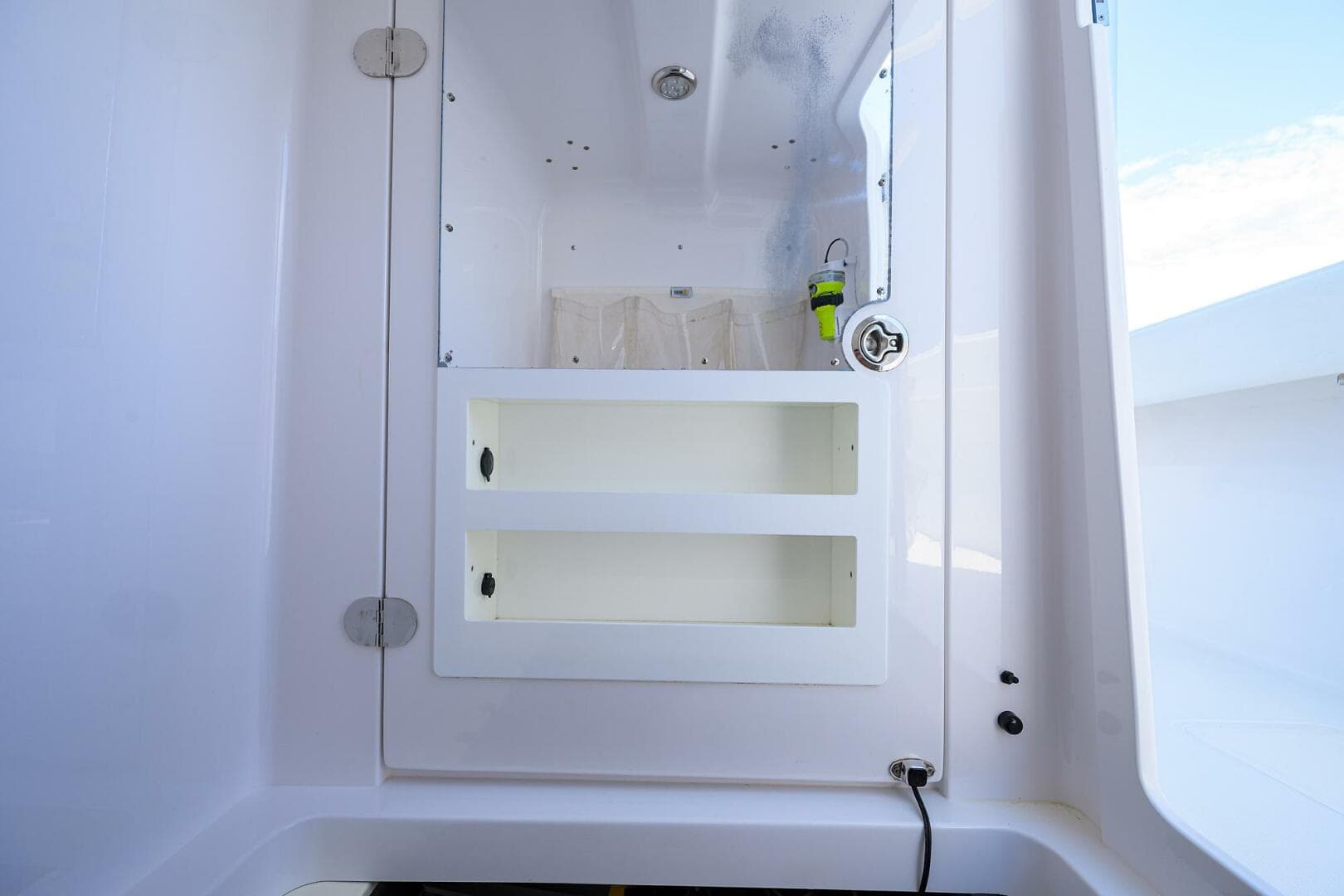 2017 Bahama Center Console — photo 24