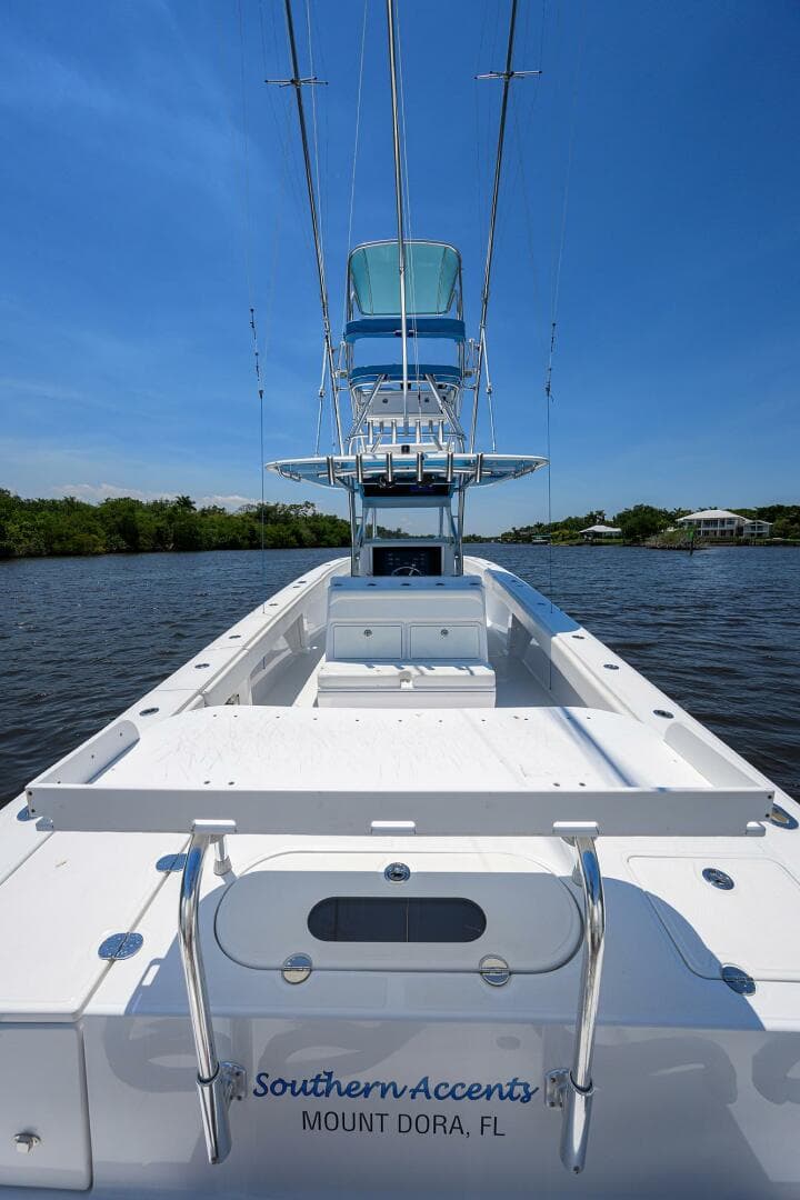 2017 Bahama Center Console — photo 16