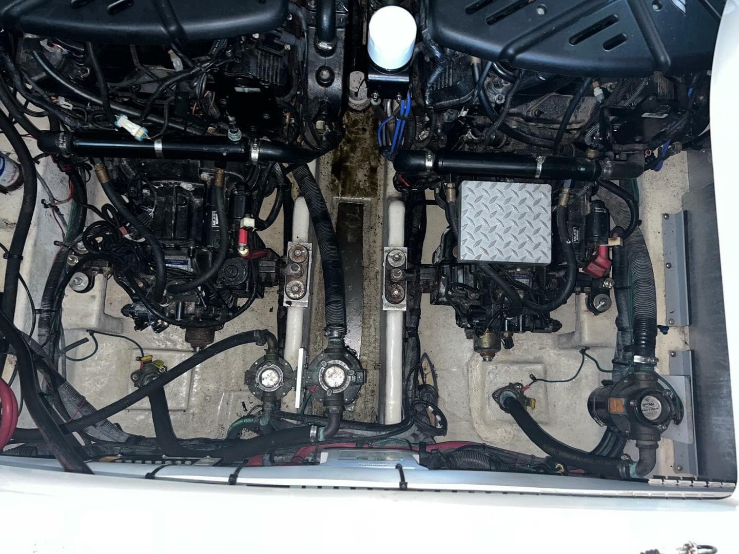 2008 Sea Ray 330 Sundancer — photo 49