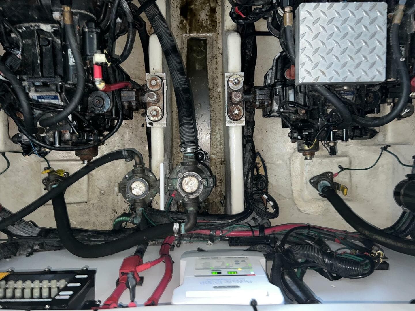 2008 Sea Ray 330 Sundancer — photo 54