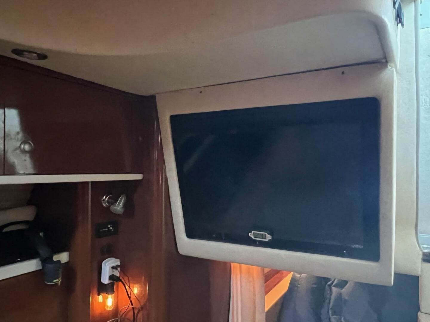 2008 Sea Ray 330 Sundancer — photo 35