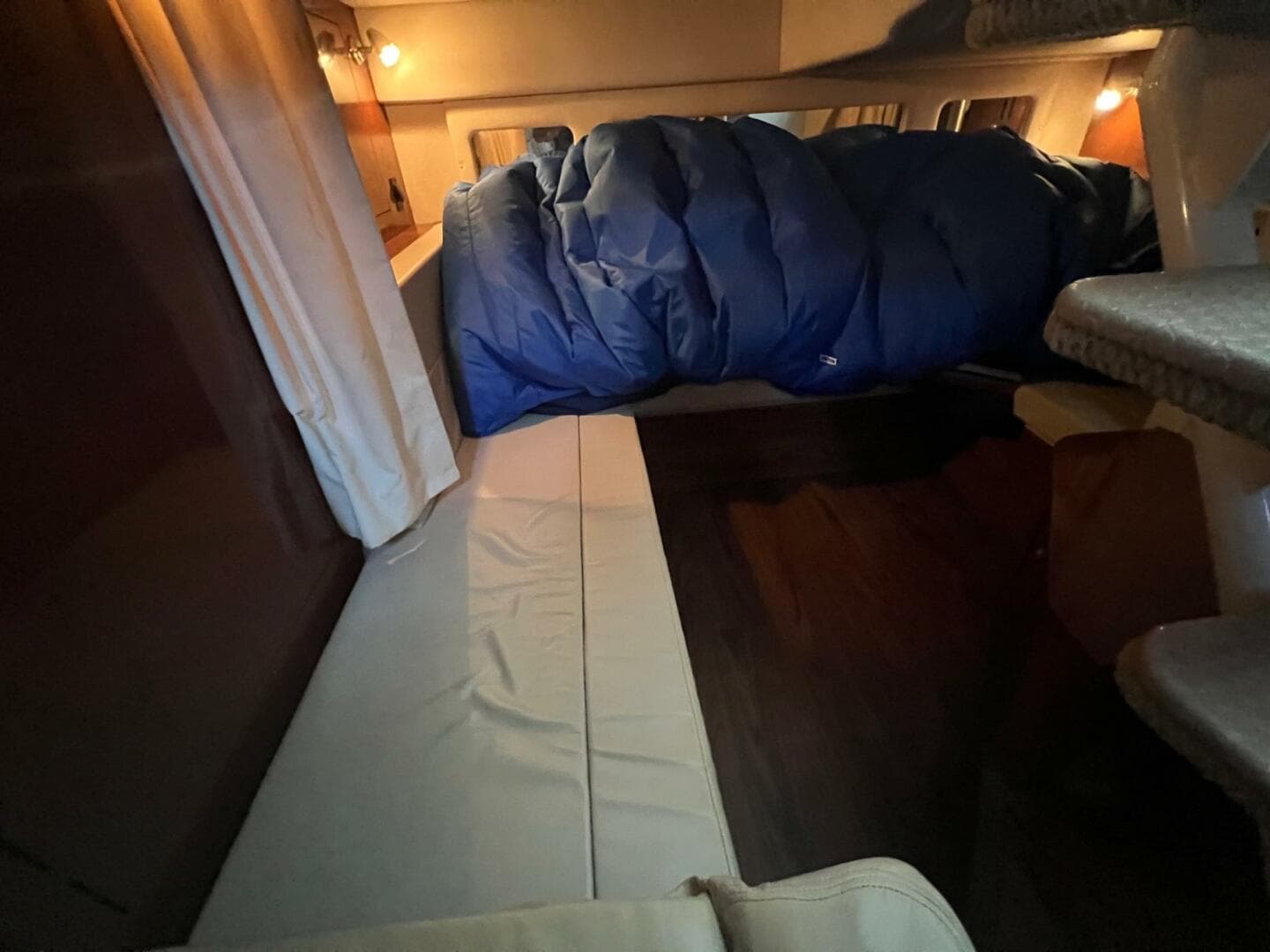 2008 Sea Ray 330 Sundancer — photo 45