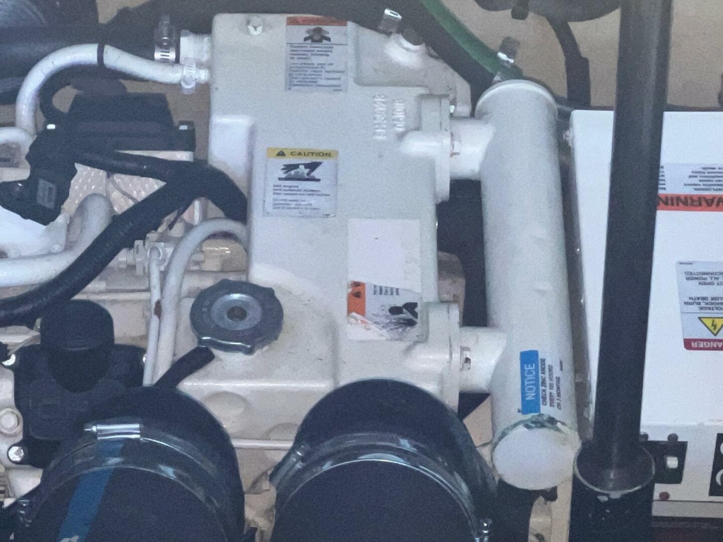 2008 Sea Ray 330 Sundancer — photo 51