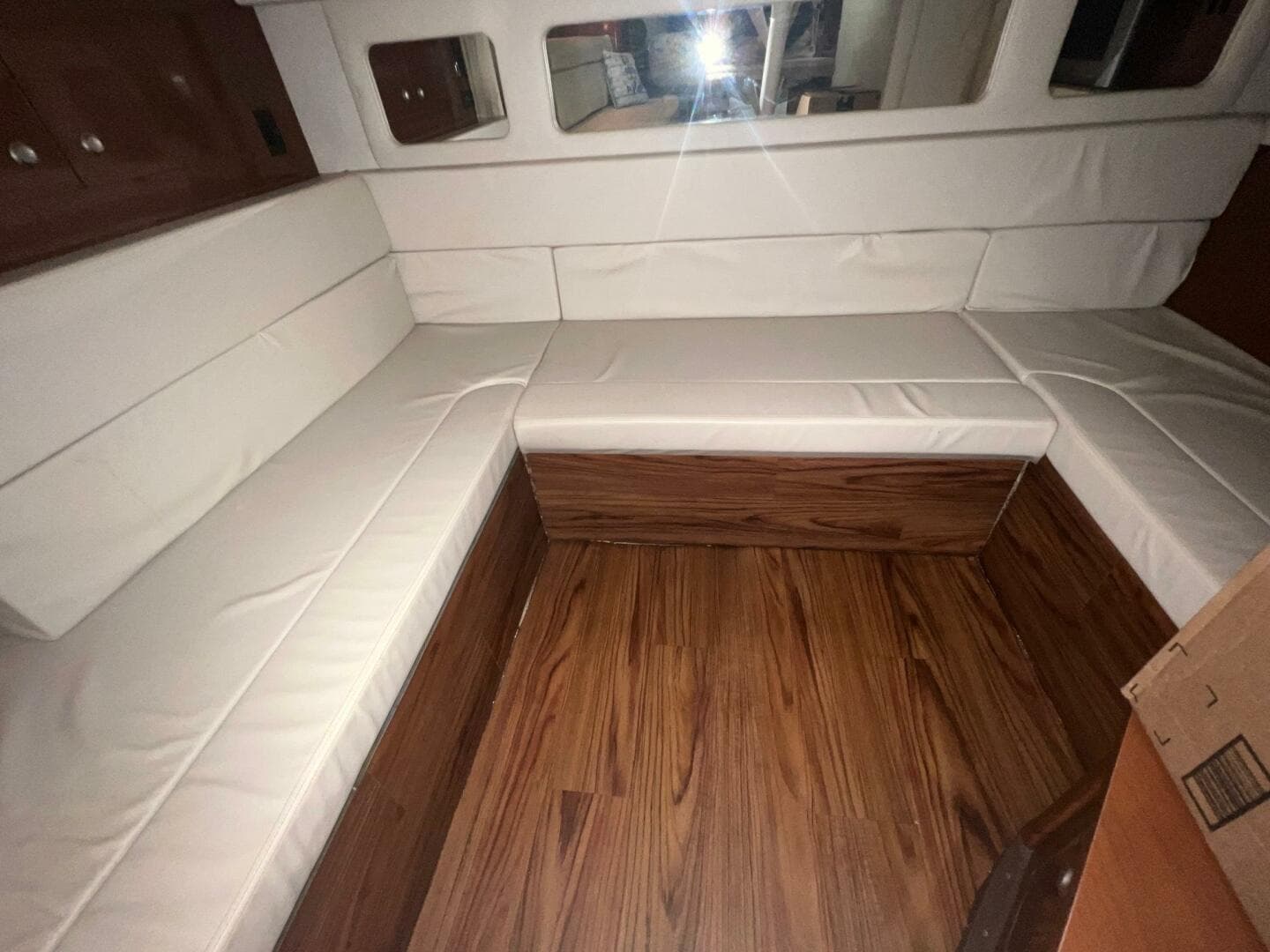 2008 Sea Ray 330 Sundancer — photo 46