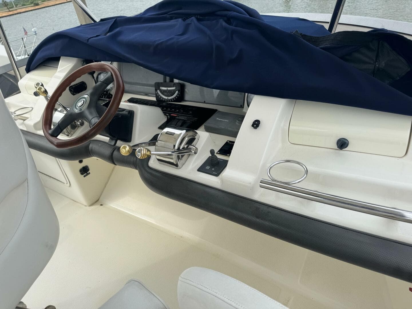 2007 Sea Ray Sedan Bridge — photo 11