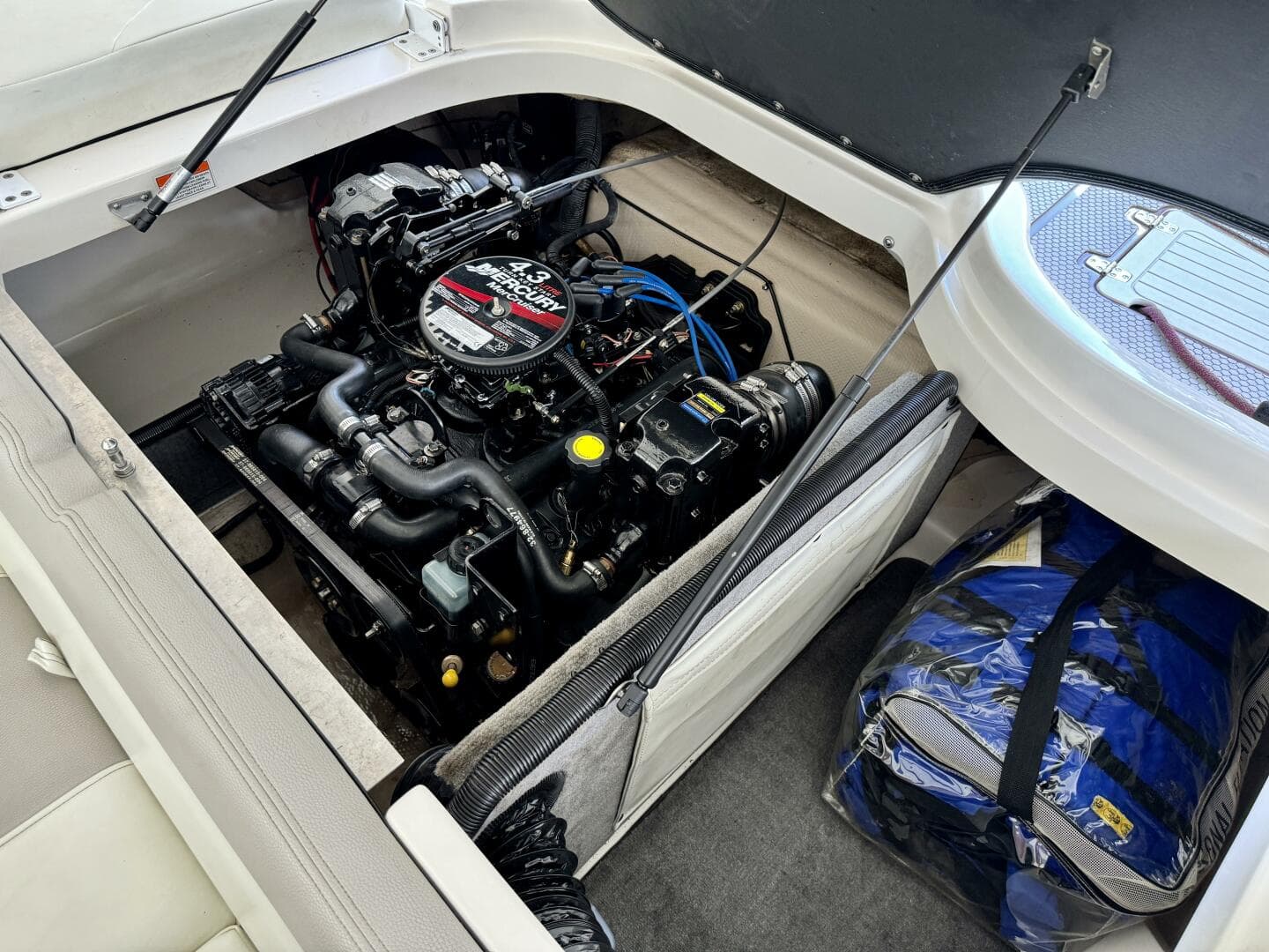 2008 Bryant 210 Bowrider — photo 31