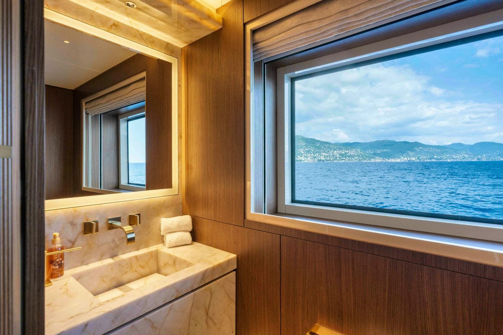 2024 Mengi Yay — photo 31