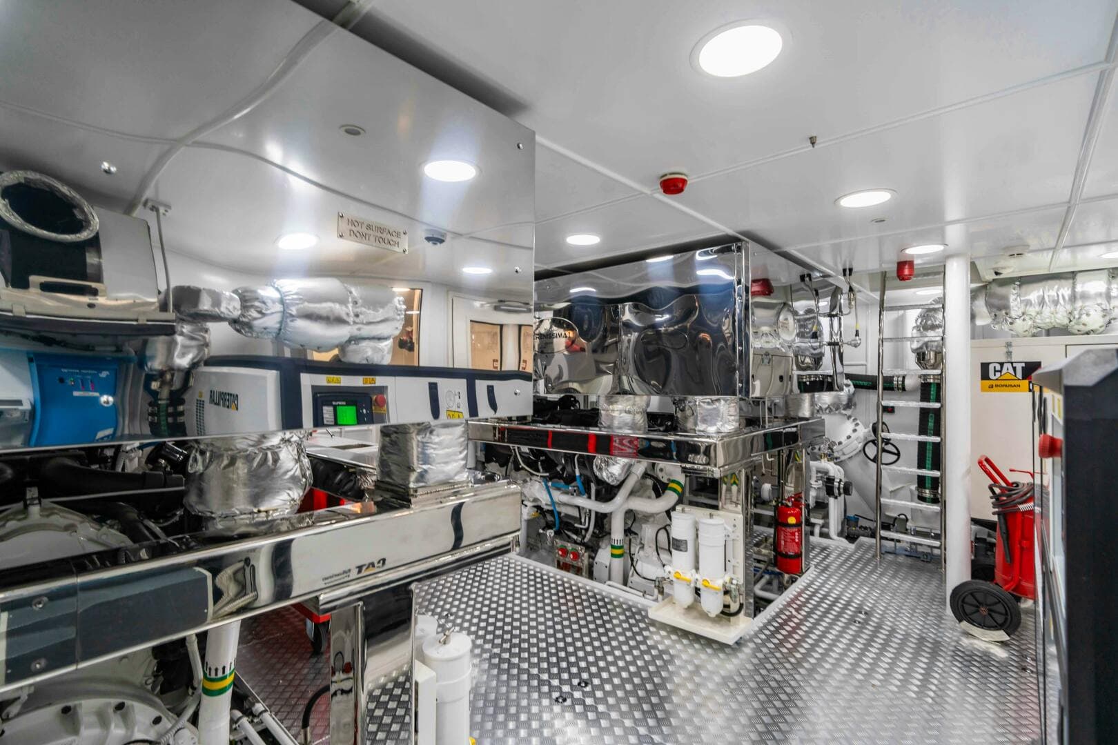 2024 Mengi Yay — photo 63