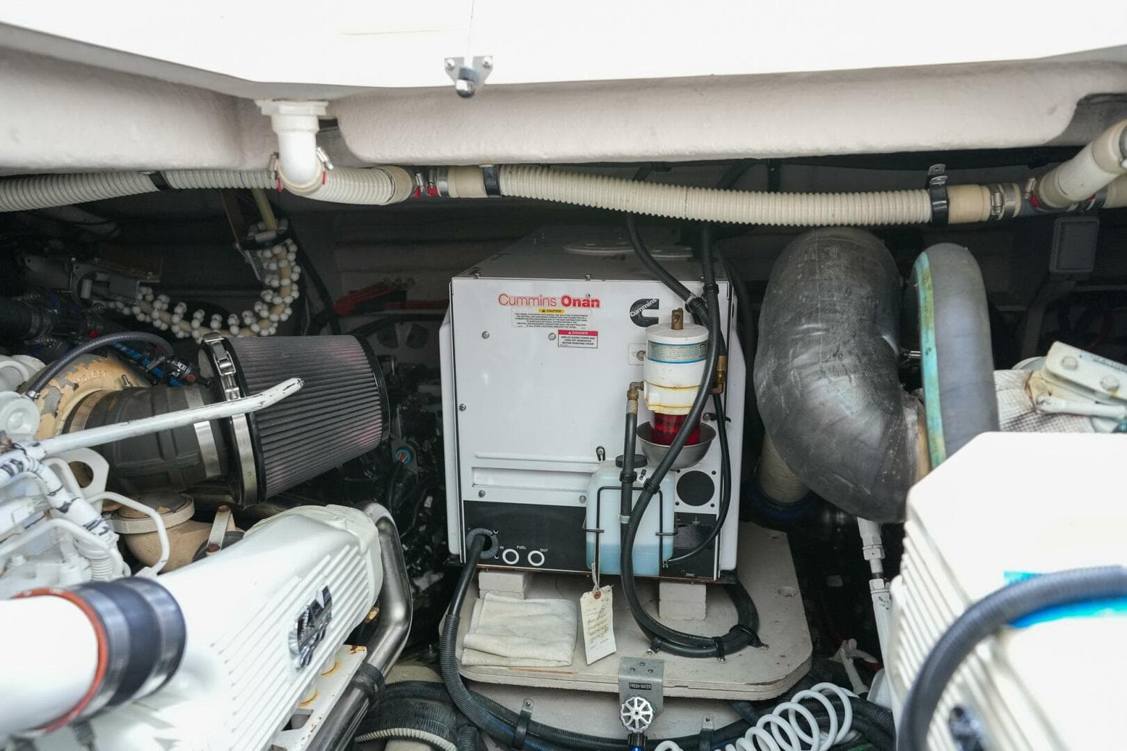 2010 Sea Ray 500 Sundancer — photo 40