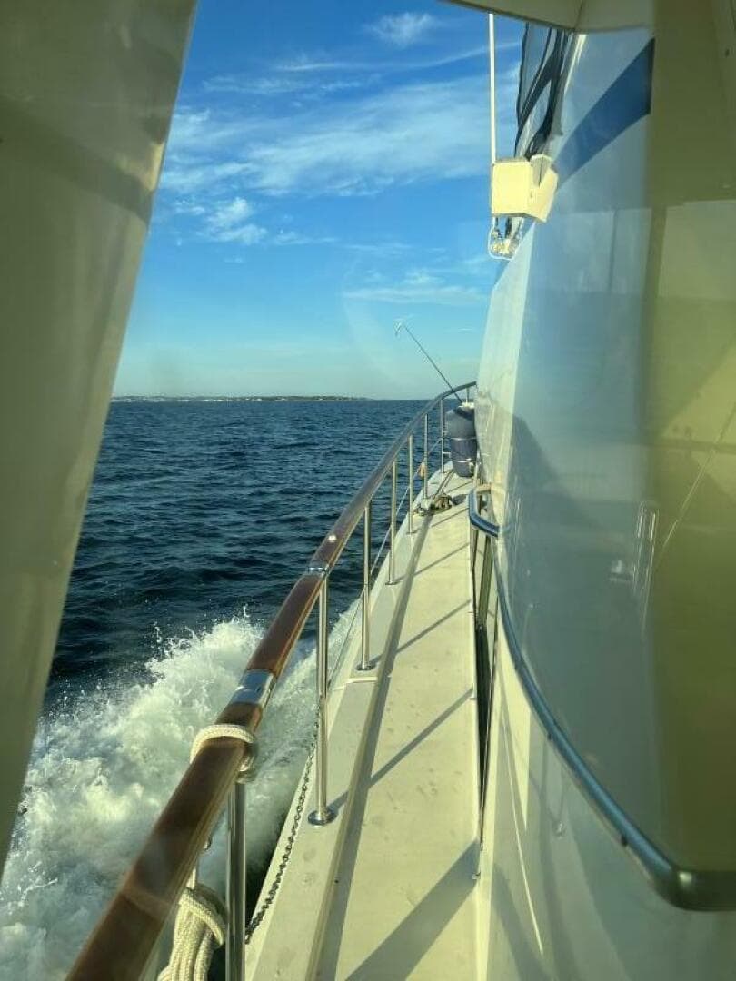 1981 Hatteras Motor Yacht — photo 5