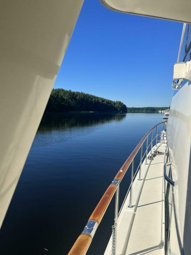 1981 Hatteras Motor Yacht — photo 4