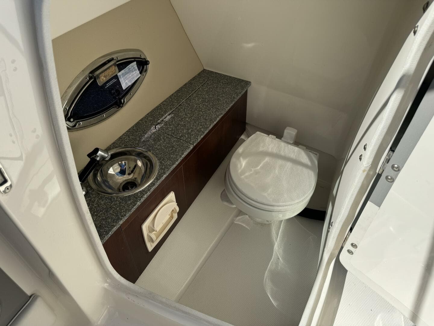 2014 Chaparral 246 Ssi — photo 17