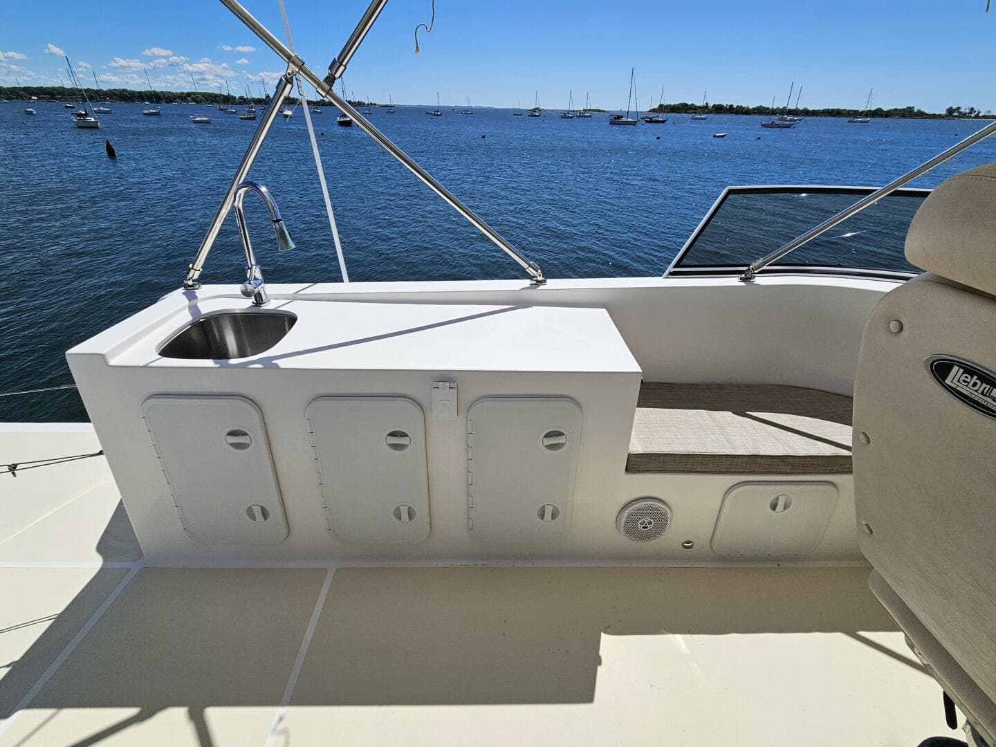 2012 Maine Cat Power Cat 47 — photo 23