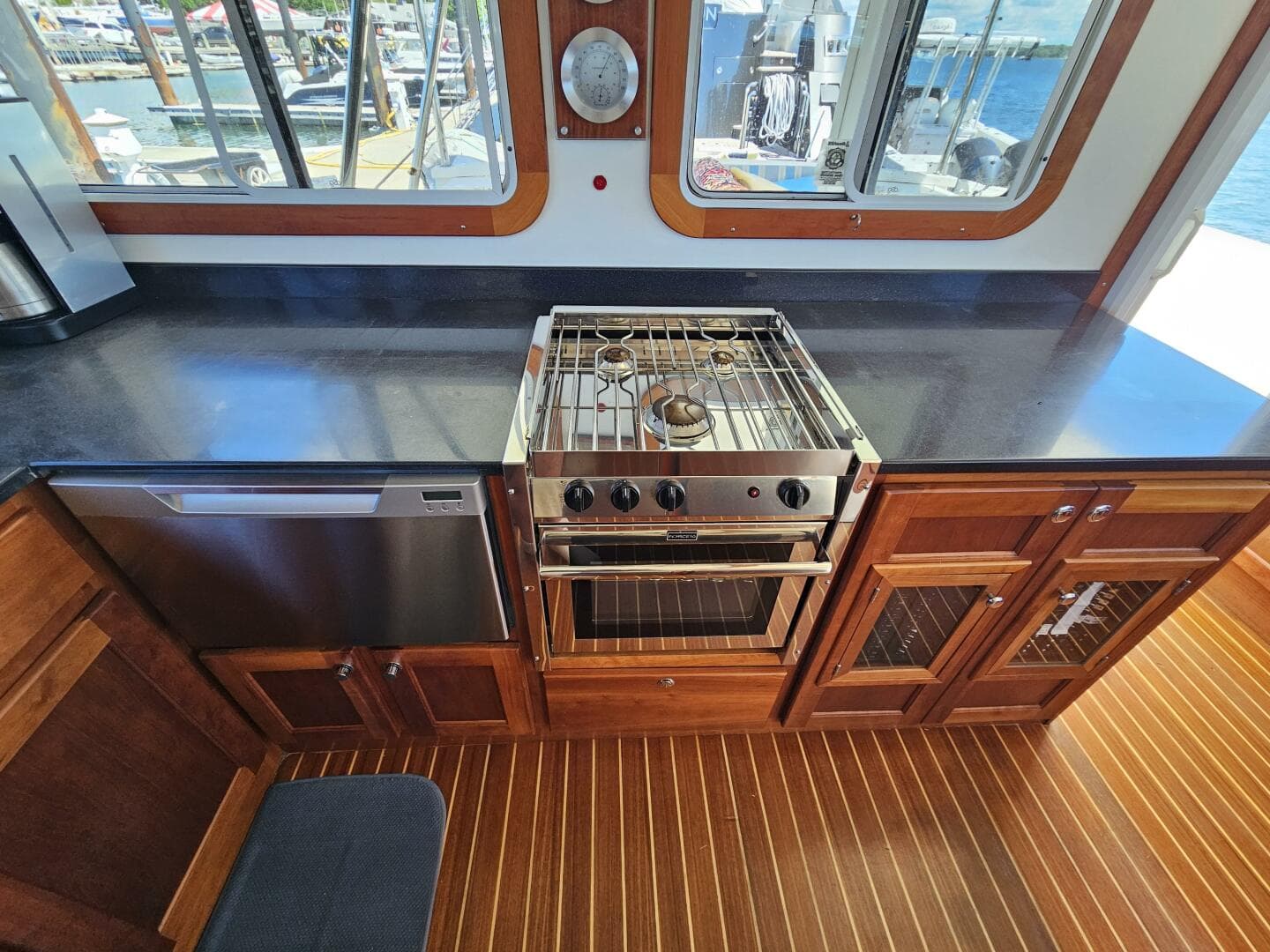 2012 Maine Cat Power Cat 47 — photo 35