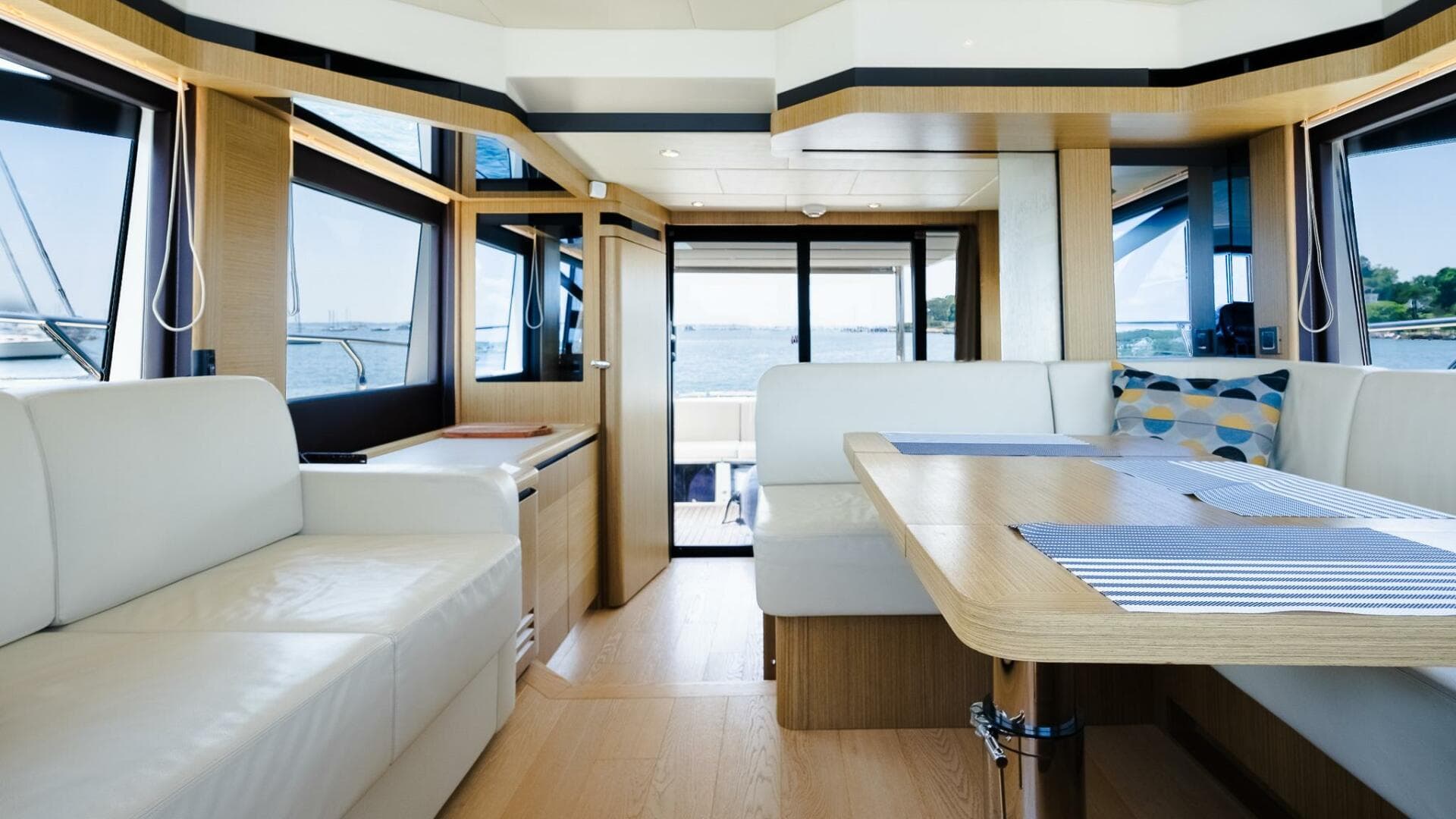 2017 Absolute 50 Fly — photo 23