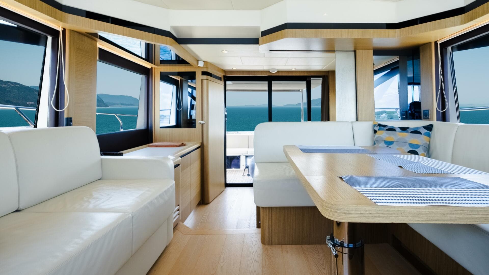 2017 Absolute 50 Fly — photo 19