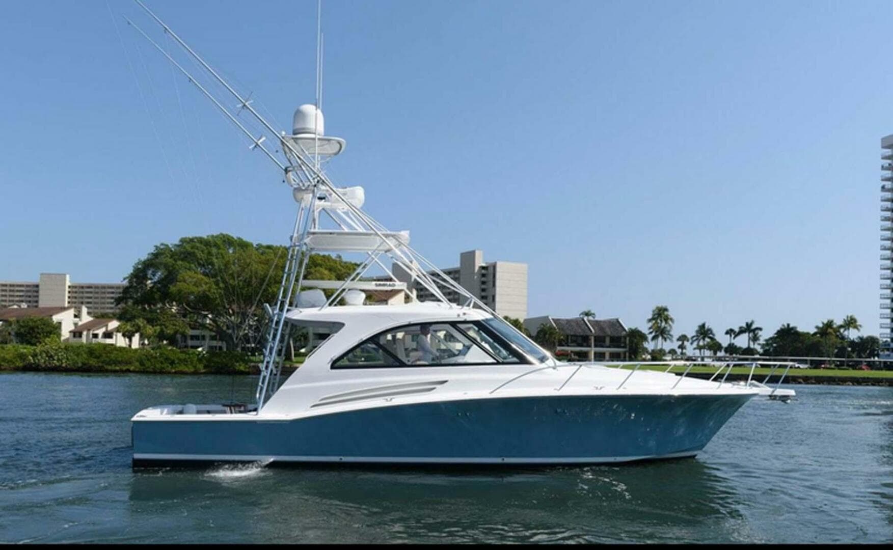 2015 Hatteras Express Sportfish — photo 1