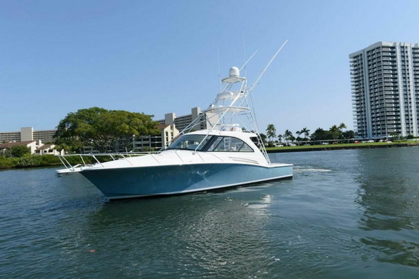 2015 Hatteras Express Sportfish — photo 3