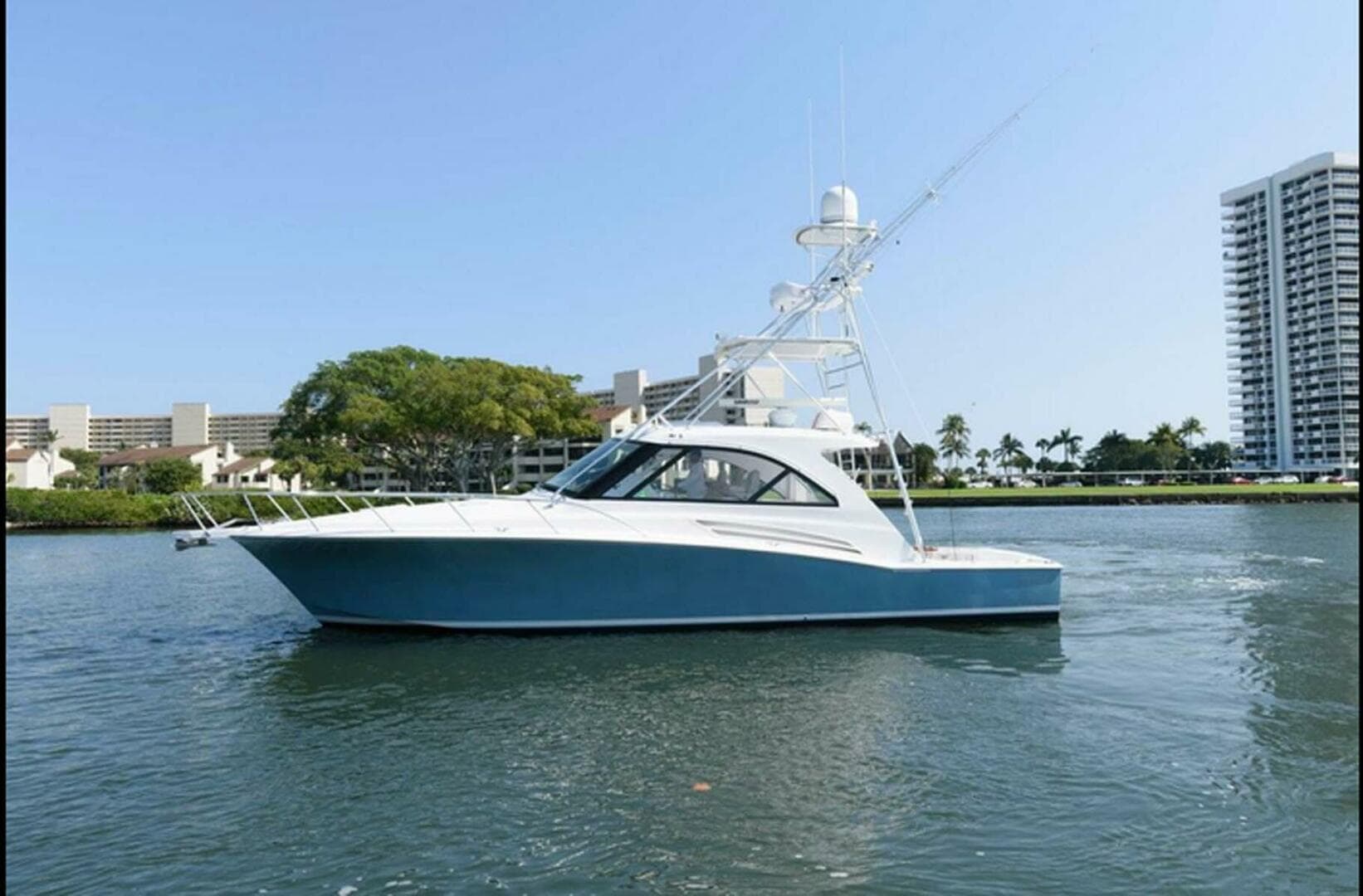 2015 Hatteras Express Sportfish — photo 4