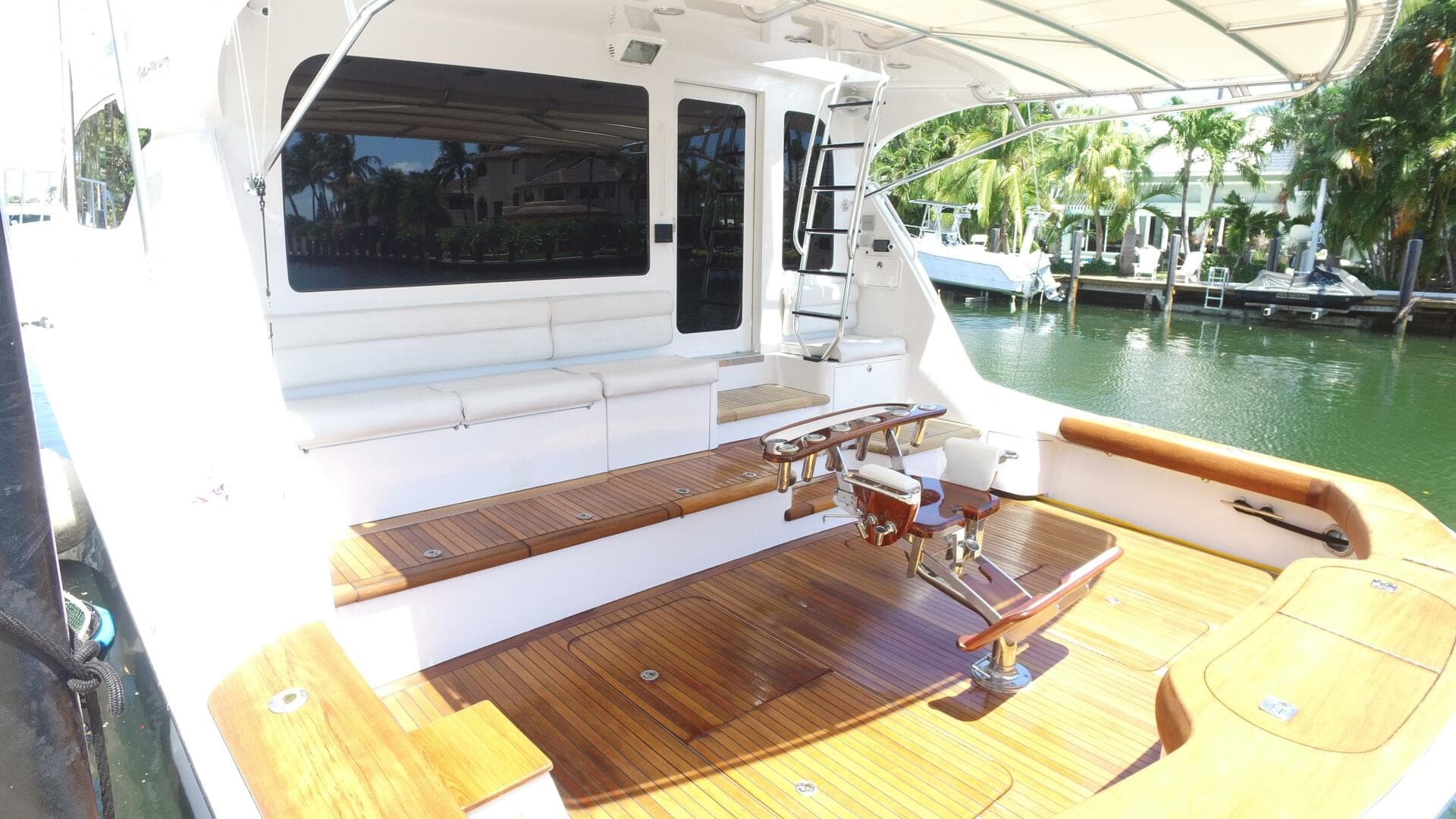 2006 Hatteras 68 Convertible — photo 25
