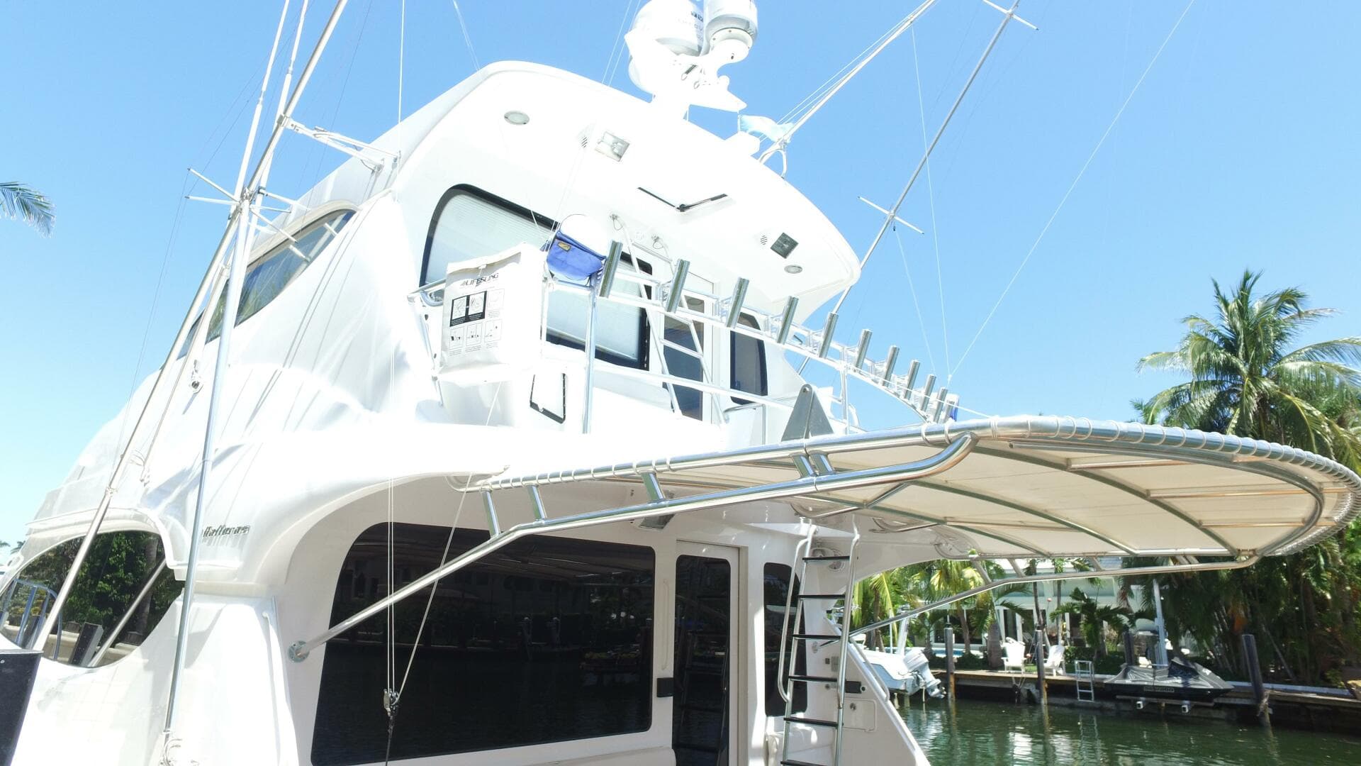 2006 Hatteras 68 Convertible — photo 26