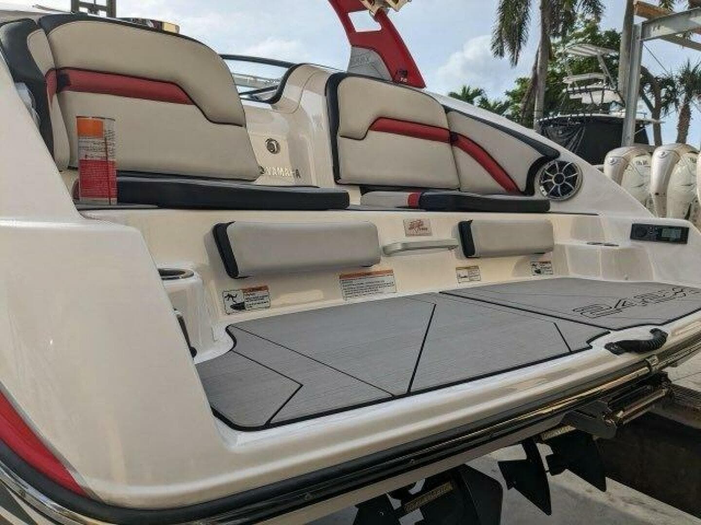 2020 Yamaha Boats 242X — photo 10