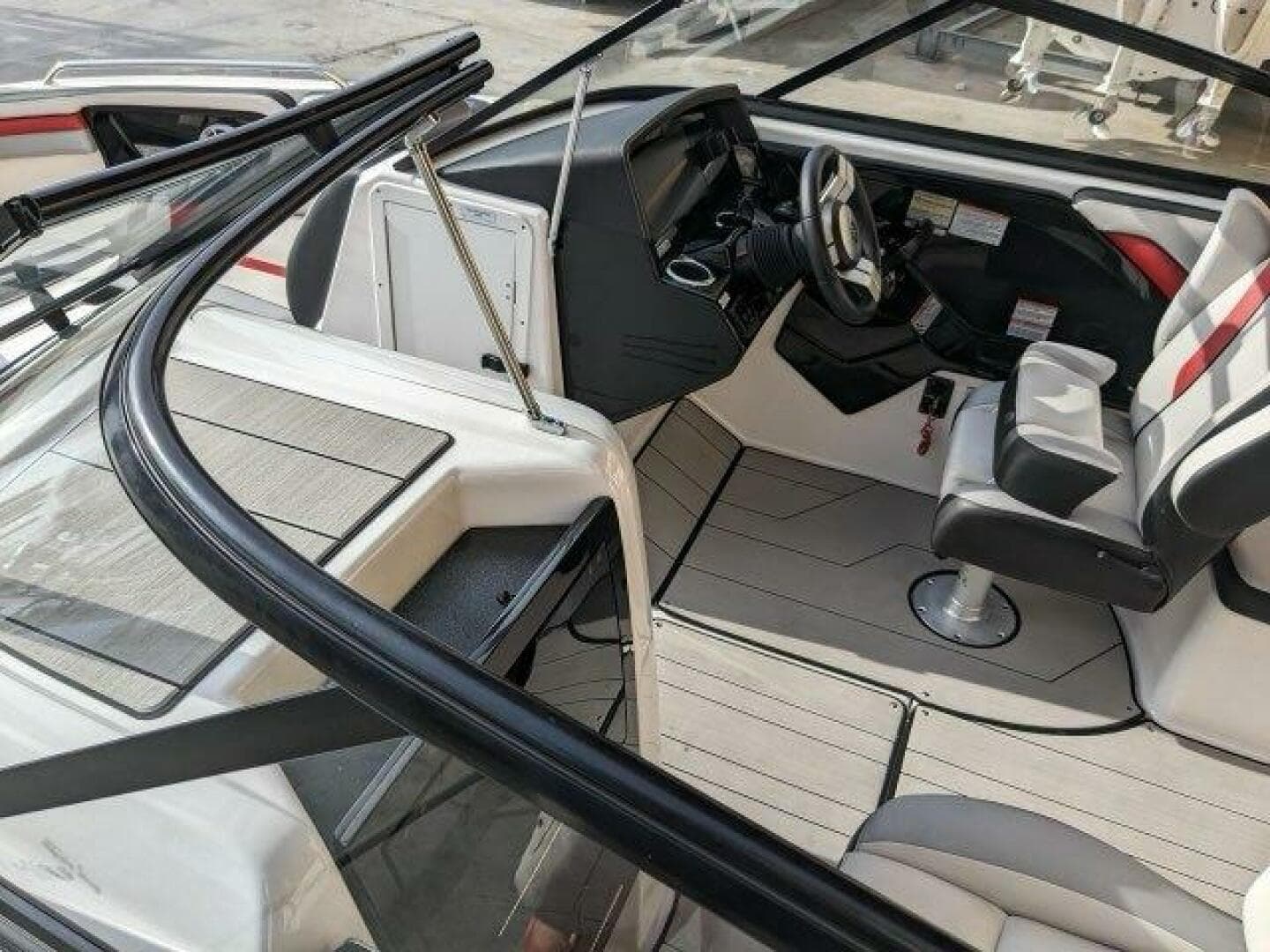 2020 Yamaha Boats 242X — photo 3