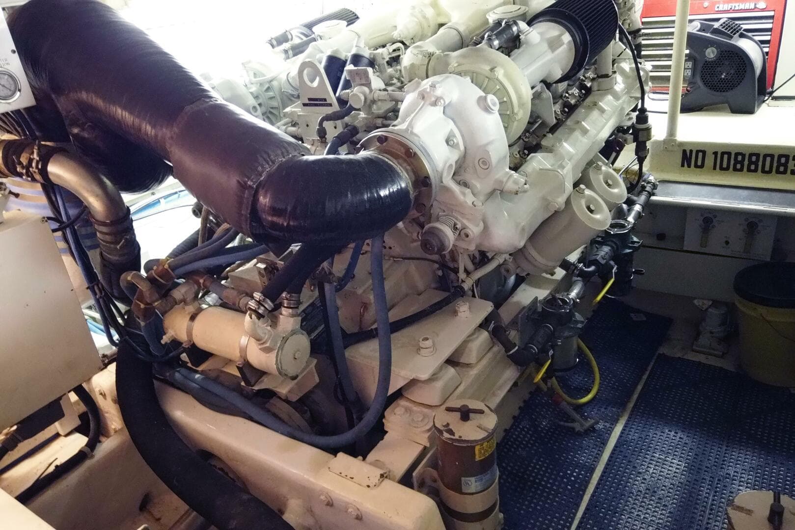 1999 Viking Motor Yacht — photo 47