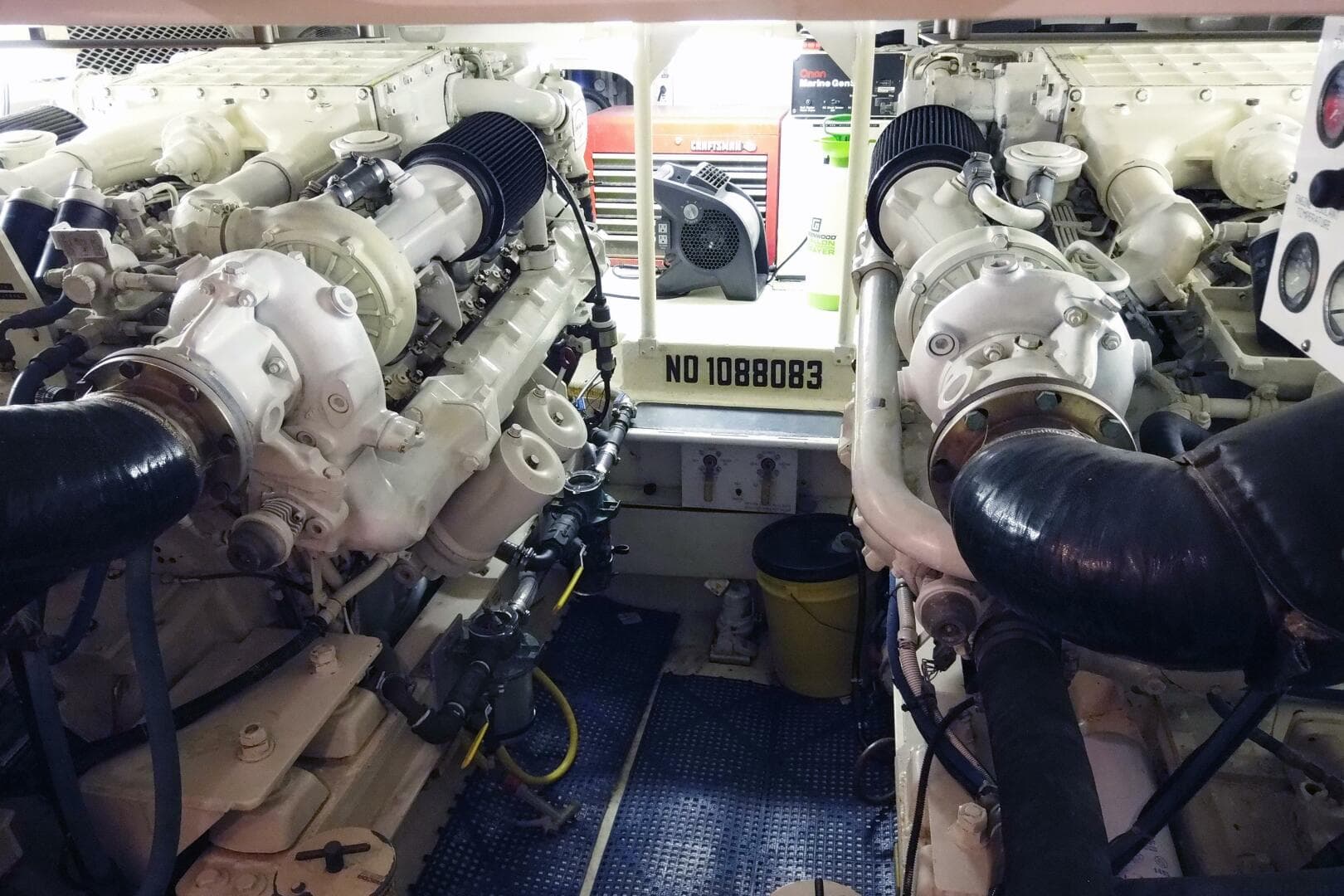 1999 Viking Motor Yacht — photo 46