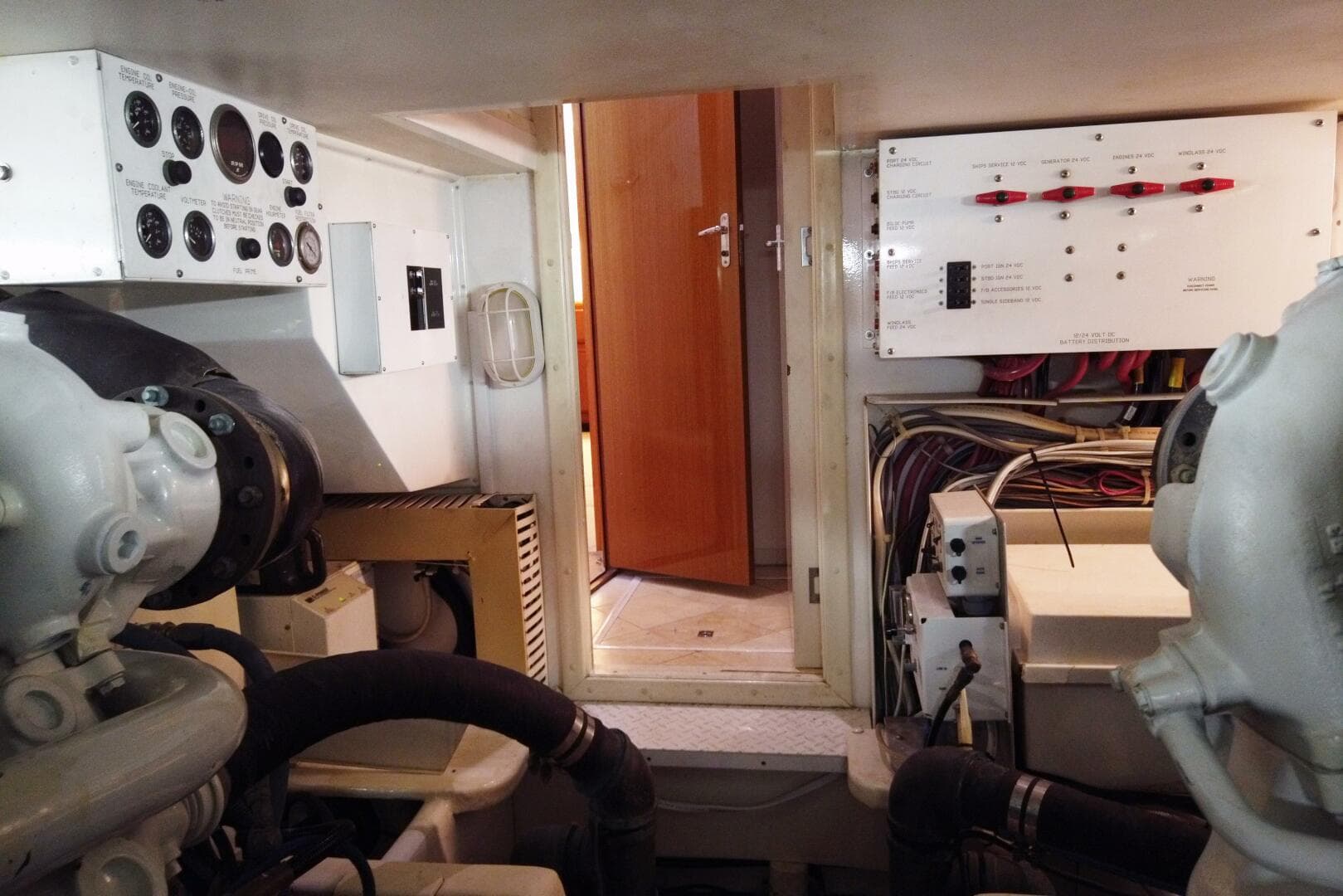 1999 Viking Motor Yacht — photo 49