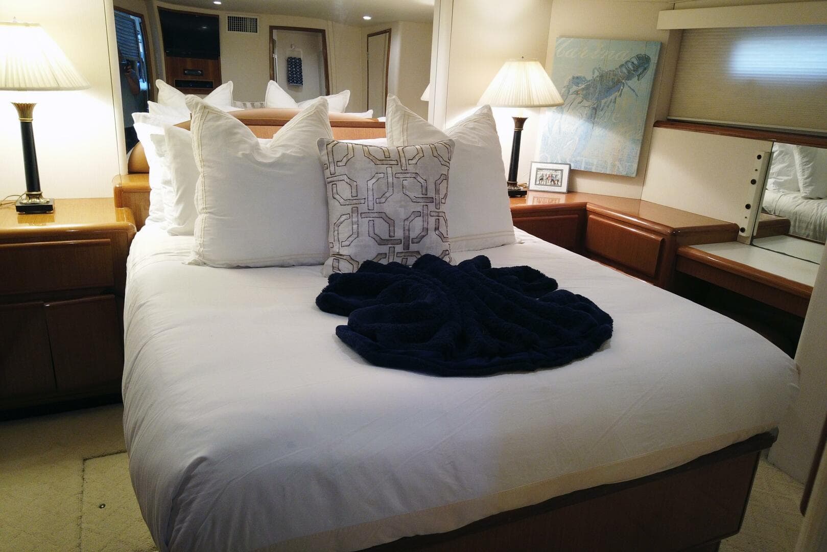 1999 Viking Motor Yacht — photo 30