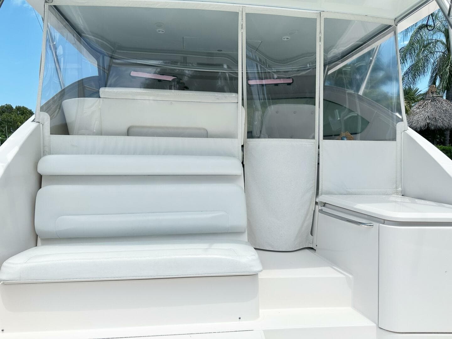 2011 Tiara Yachts 4300 Open — photo 5