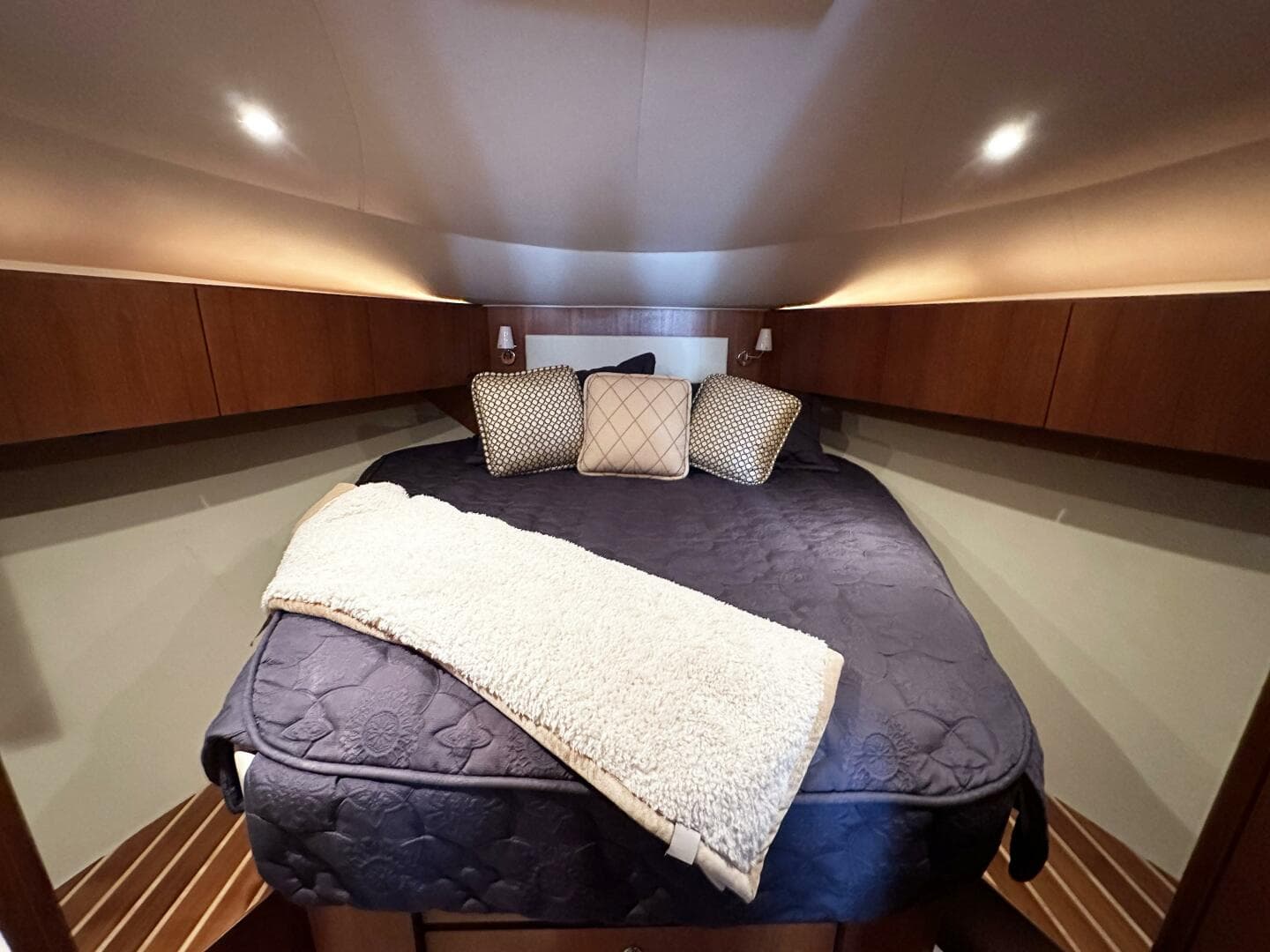 2011 Tiara Yachts 4300 Open — photo 28