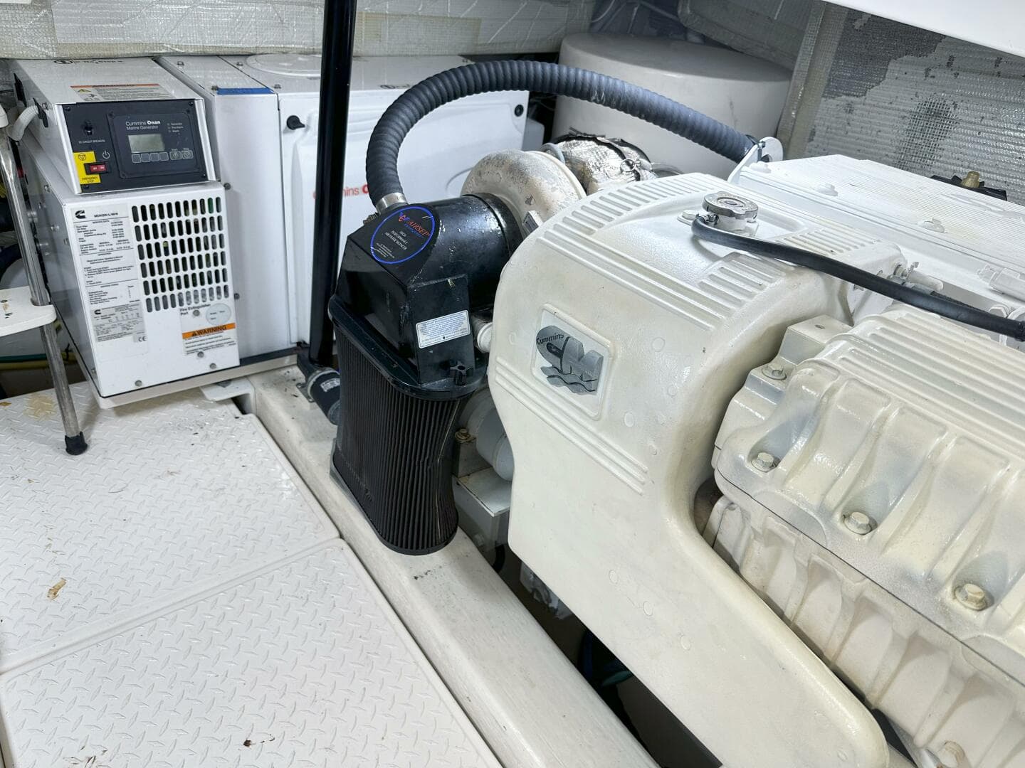 2011 Tiara Yachts 4300 Open — photo 34