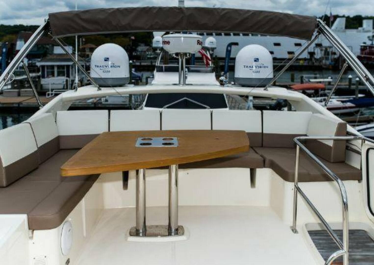 2014 Prestige 550 — photo 12