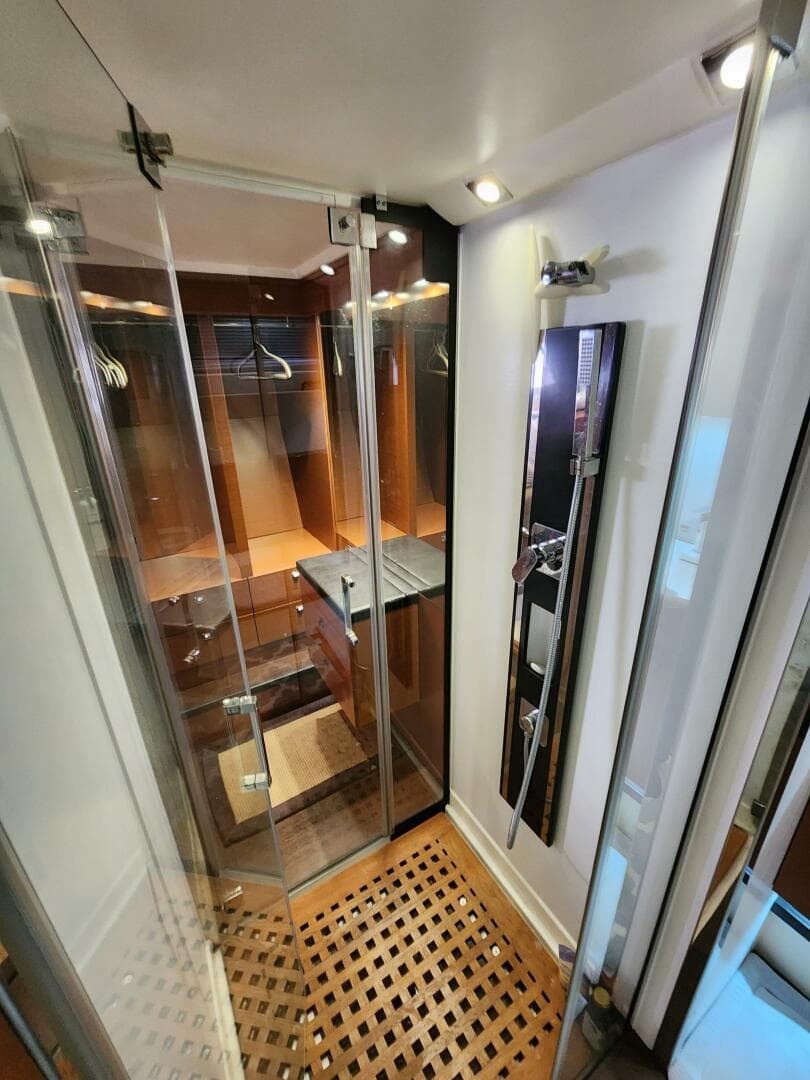 2014 Prestige 550 — photo 42