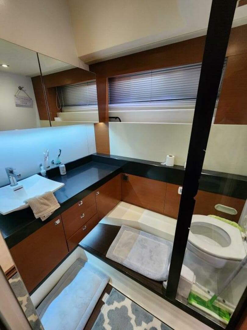 2014 Prestige 550 — photo 45