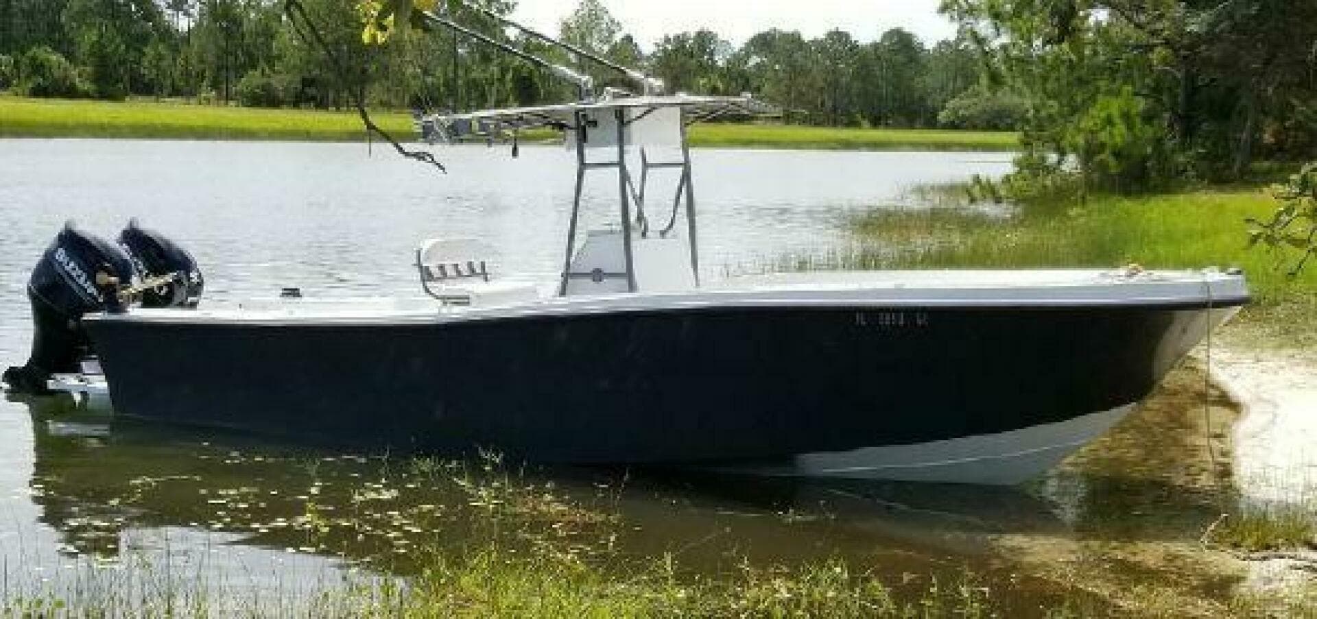 1988 Mako 261 Center Console — photo 1
