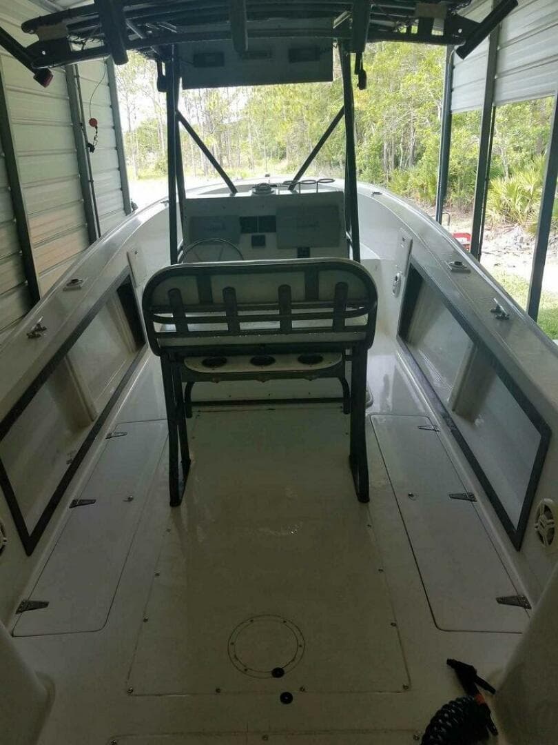 1988 Mako 261 Center Console — photo 6
