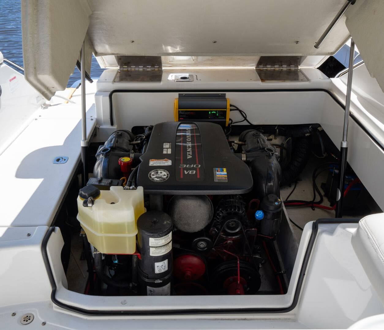 2013 Cobalt 28 — photo 8