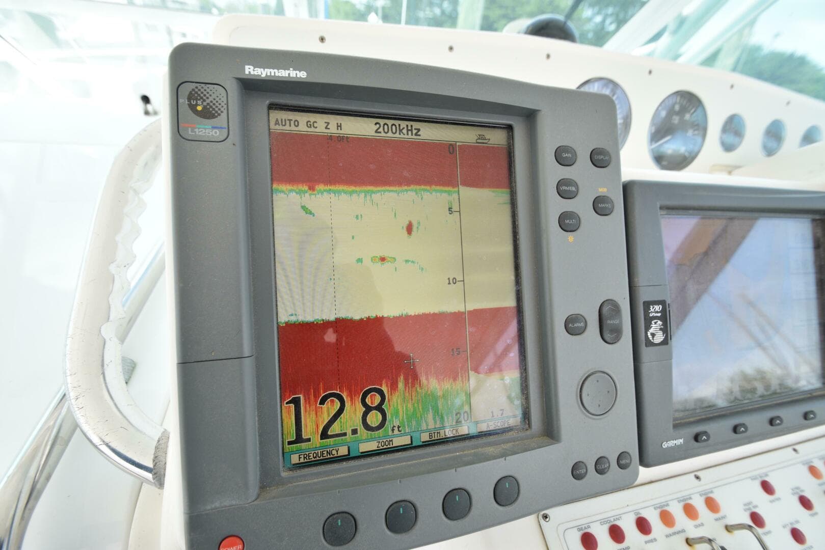 2001 Cabo 35 Express — photo 16